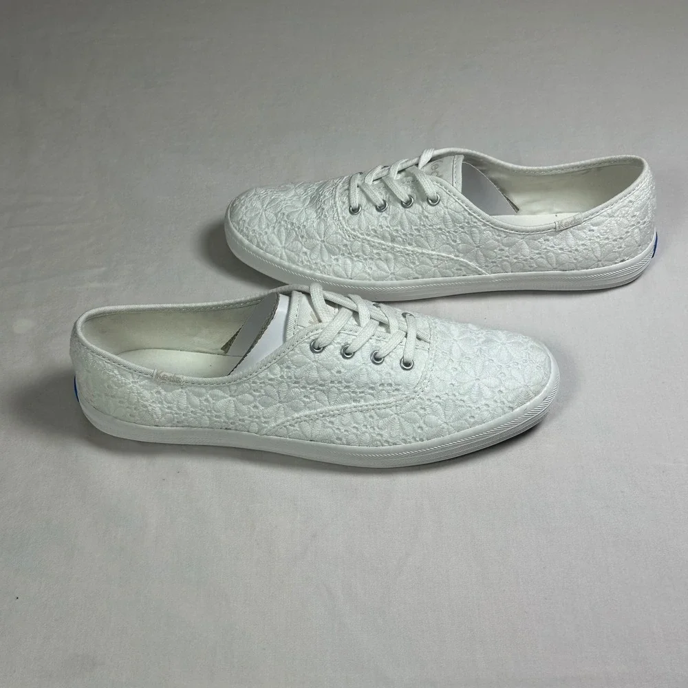 Keds Women's White Lace Sneakers Shoes Size 9.5M Fashion Casual New in Box‎